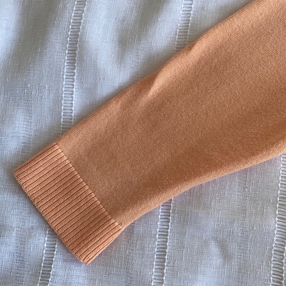 Soft peach 89th & Madison cardigan. - Picture 3 of 7